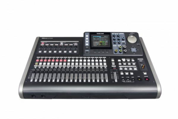 TASCAM DP-24SD - 24Track Portastudio, SD-Card